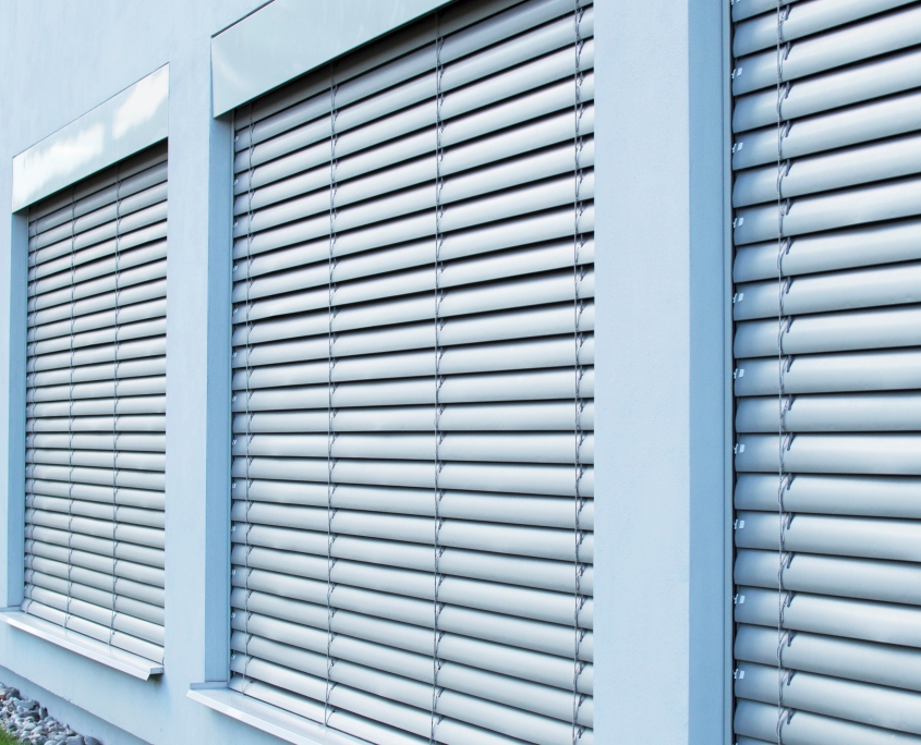 Outdoor blinds